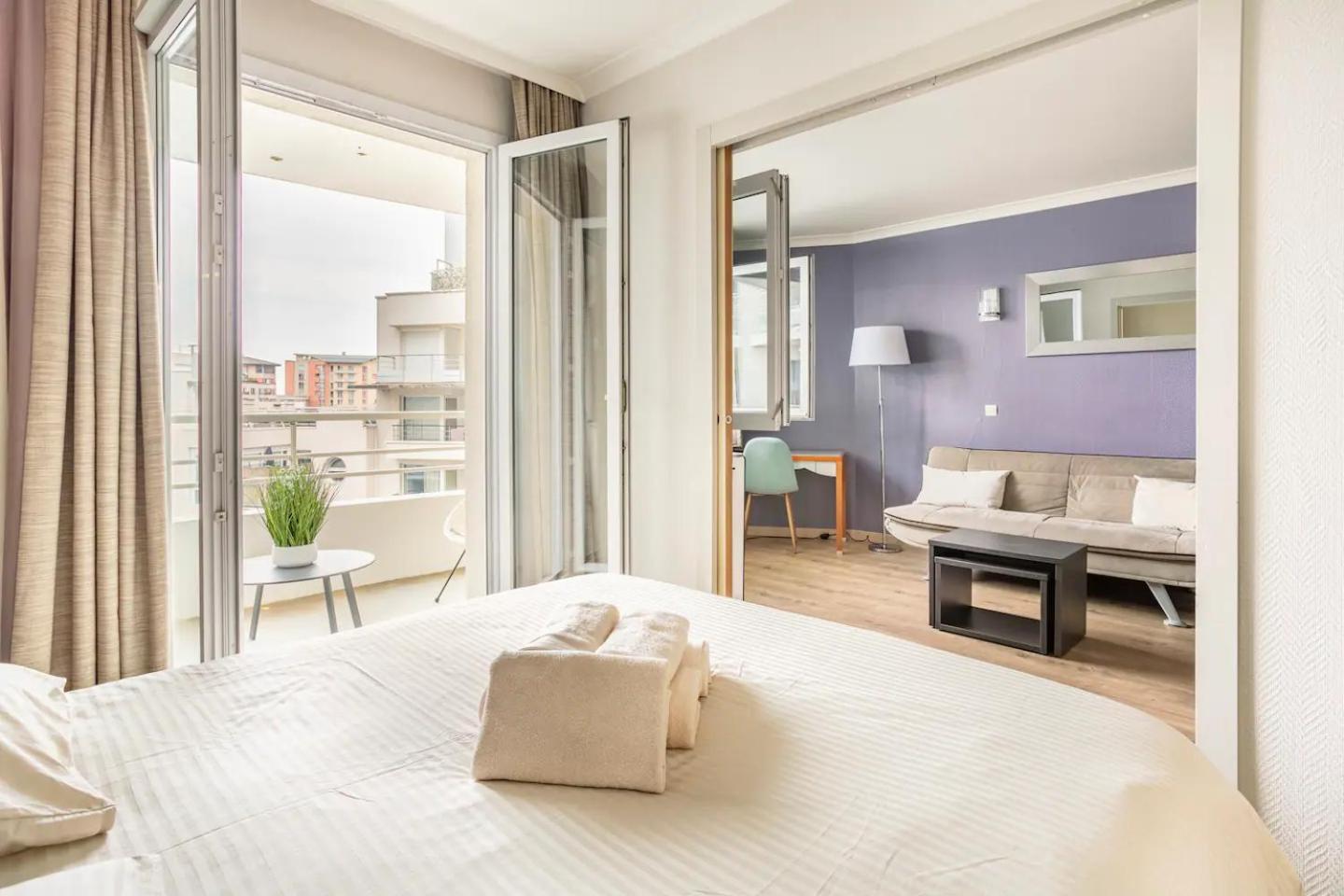 Mycityhaven Paris La Defense Courbevoie Exterior photo